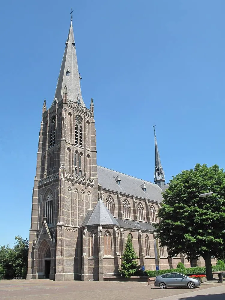 Helvoirt: Helvoirt, Sint Nicolaaskerk foto1 2011-05-30 12.18